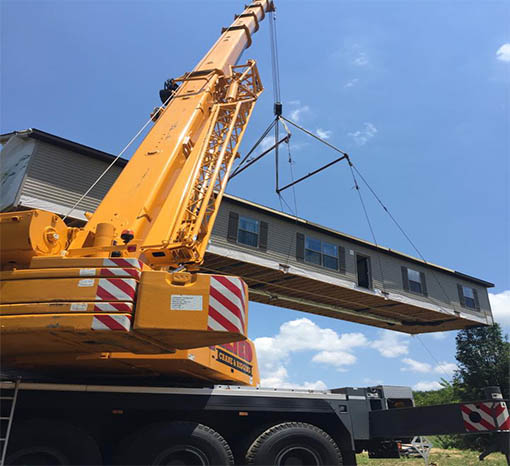 Heavy lifting crane service